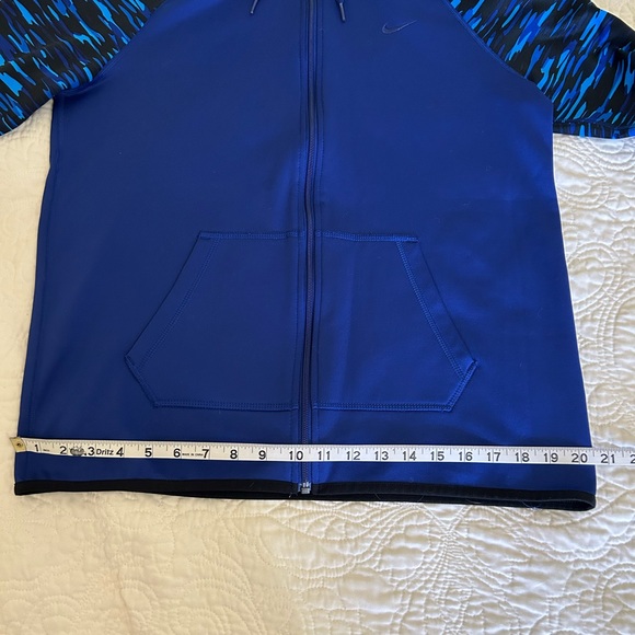 Men’s Blue Camo Nike Jacket - Picture 6 of 8